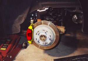 caliper_red_yellow_mockup