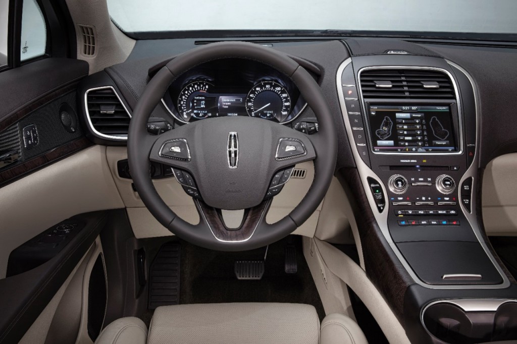 2016LincolnMKX_18_HR